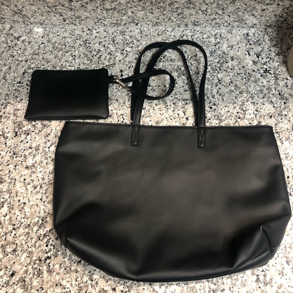 Urban Outfitters Vegan Leather Anna Tote Bag 🖤 - Picture 4 of 6